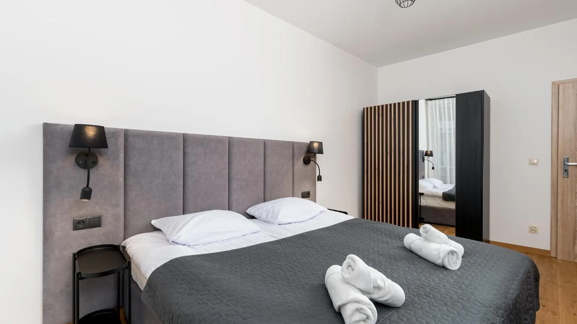 Revesen Premium Apartments Krakow 0*,