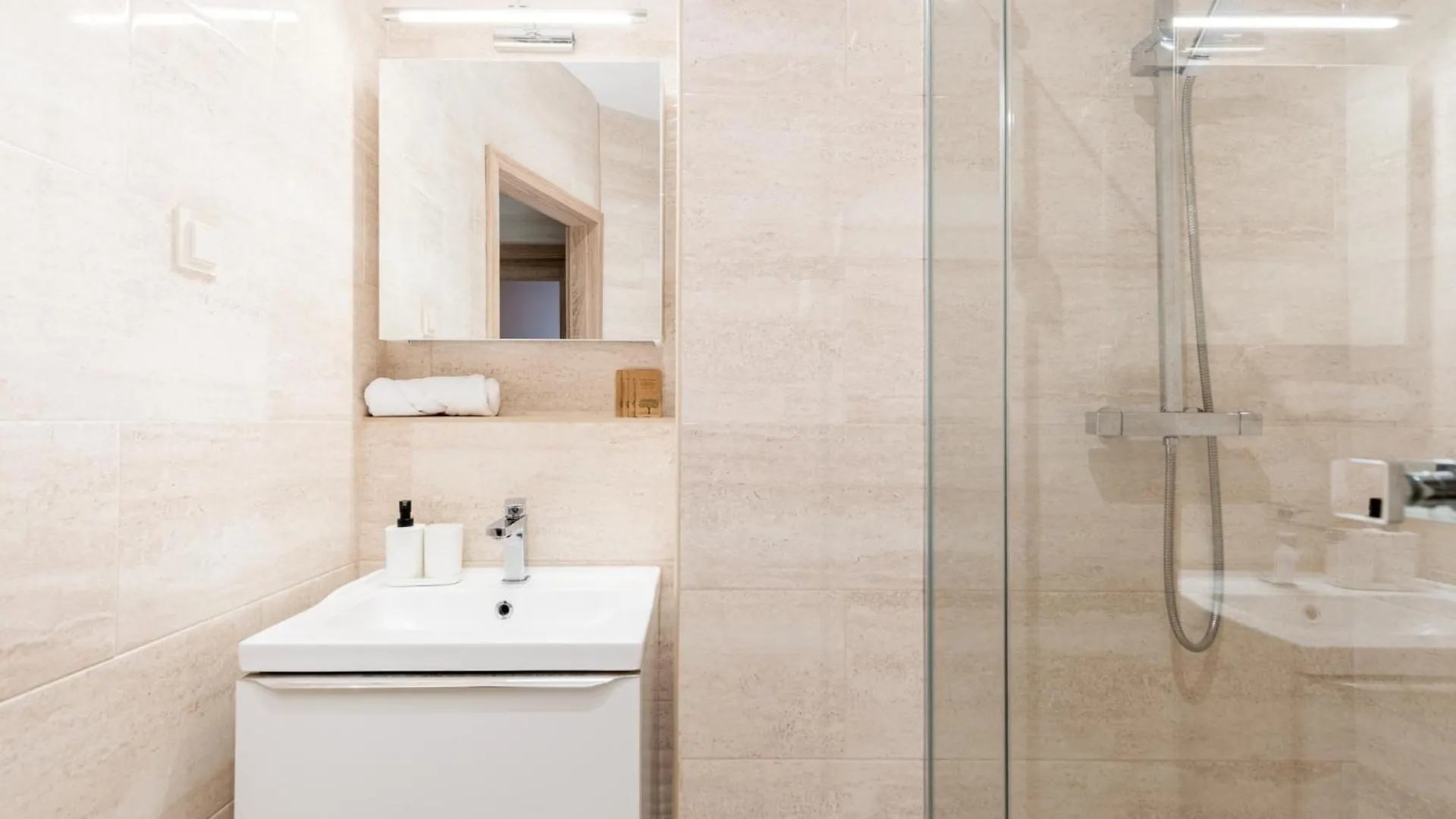 Revesen Premium Apartments Krakow